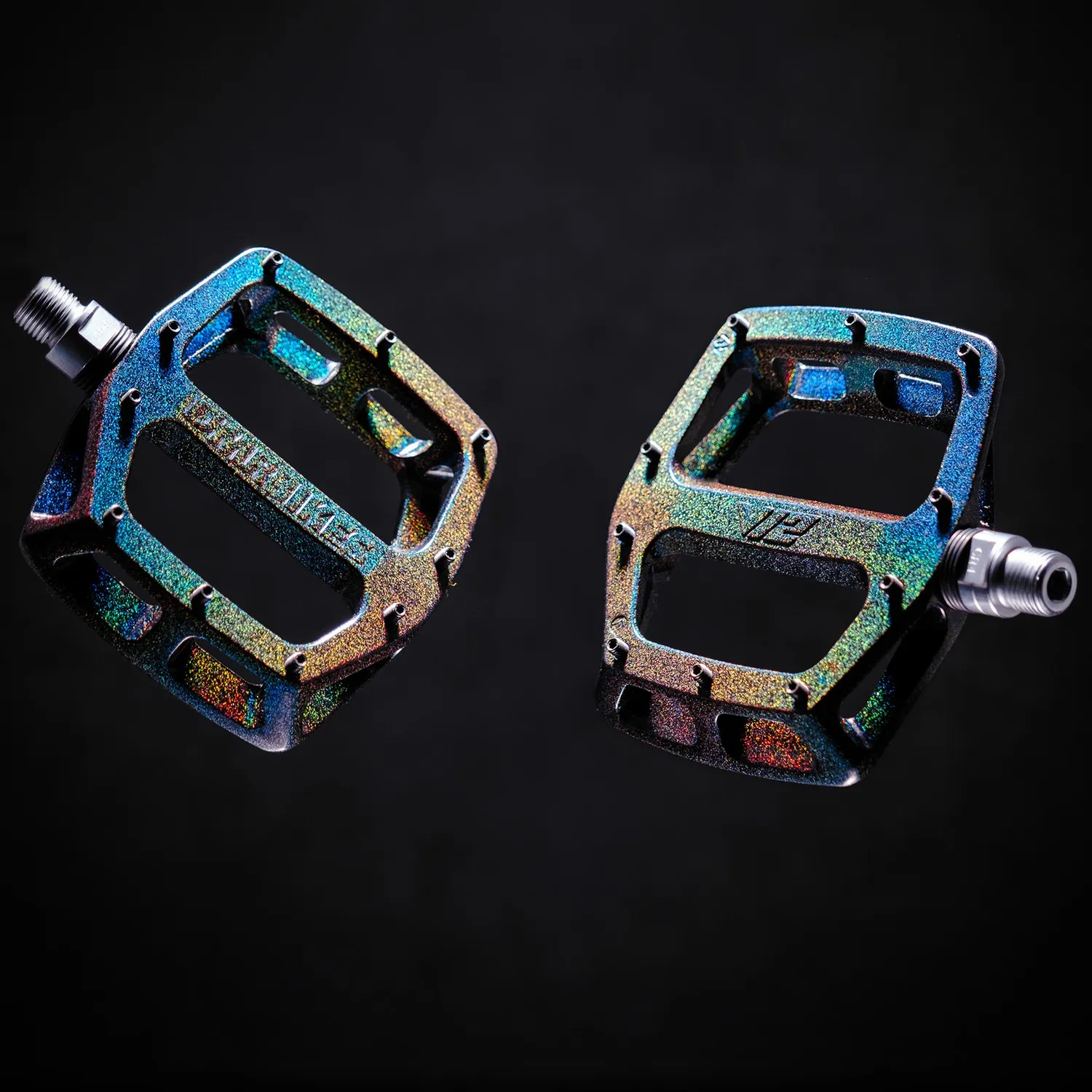 DMR V12 SE fladpedaler Galaxy sorte
