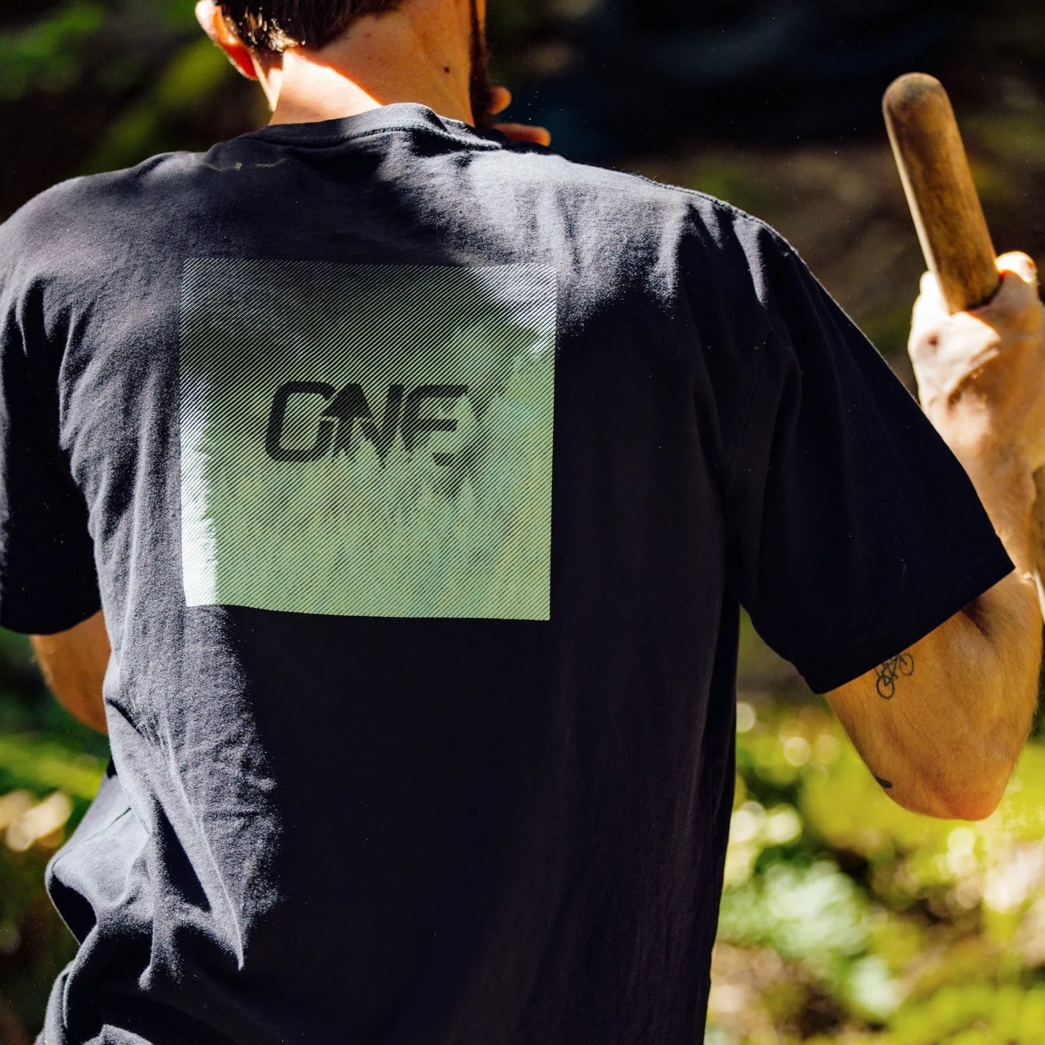 OneUp Among the Trees T-shirt sort bomuld