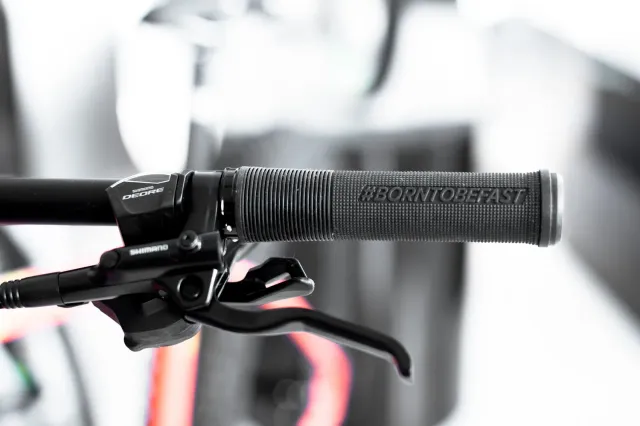 Silverback B2BF SBC håndtag sort lock-on 137 mm