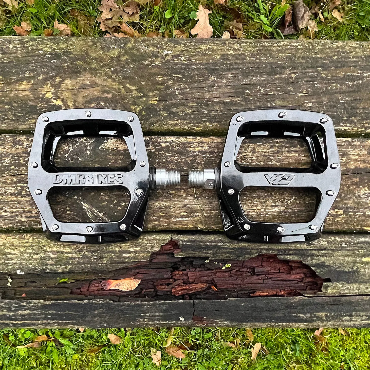 DMR V12 Magnesium flatpedaler sort 350 g