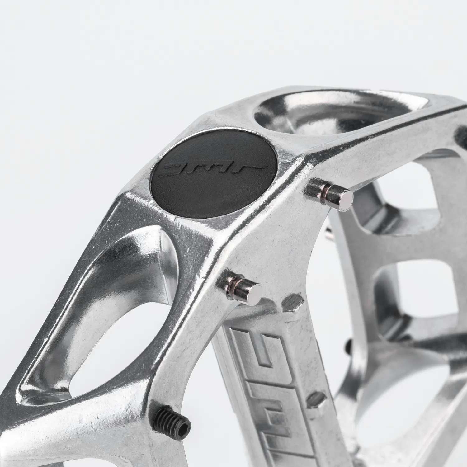 DMR V8 Classic platformpedal sort med konkav profil