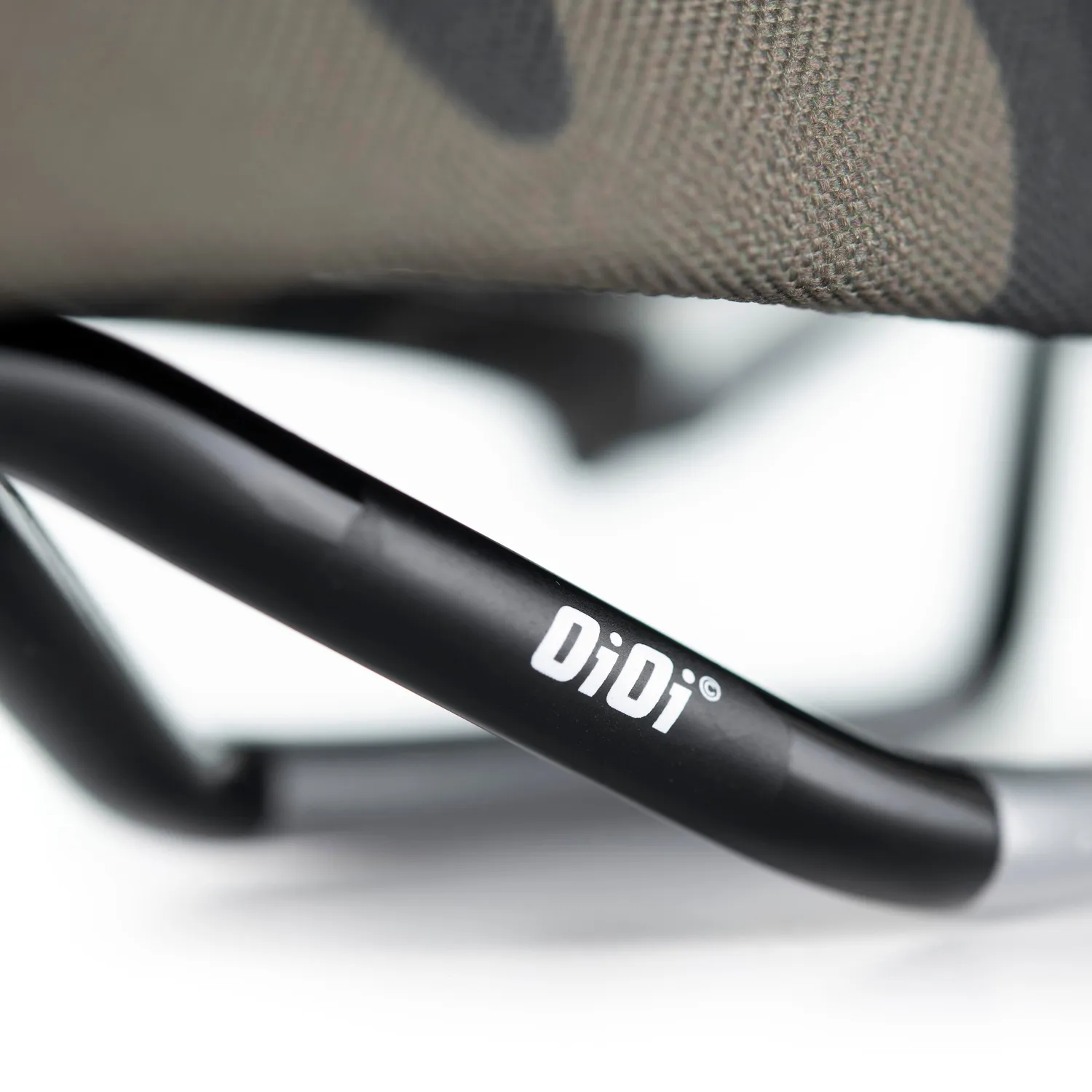 DMR OiOi sadel camo cromoly