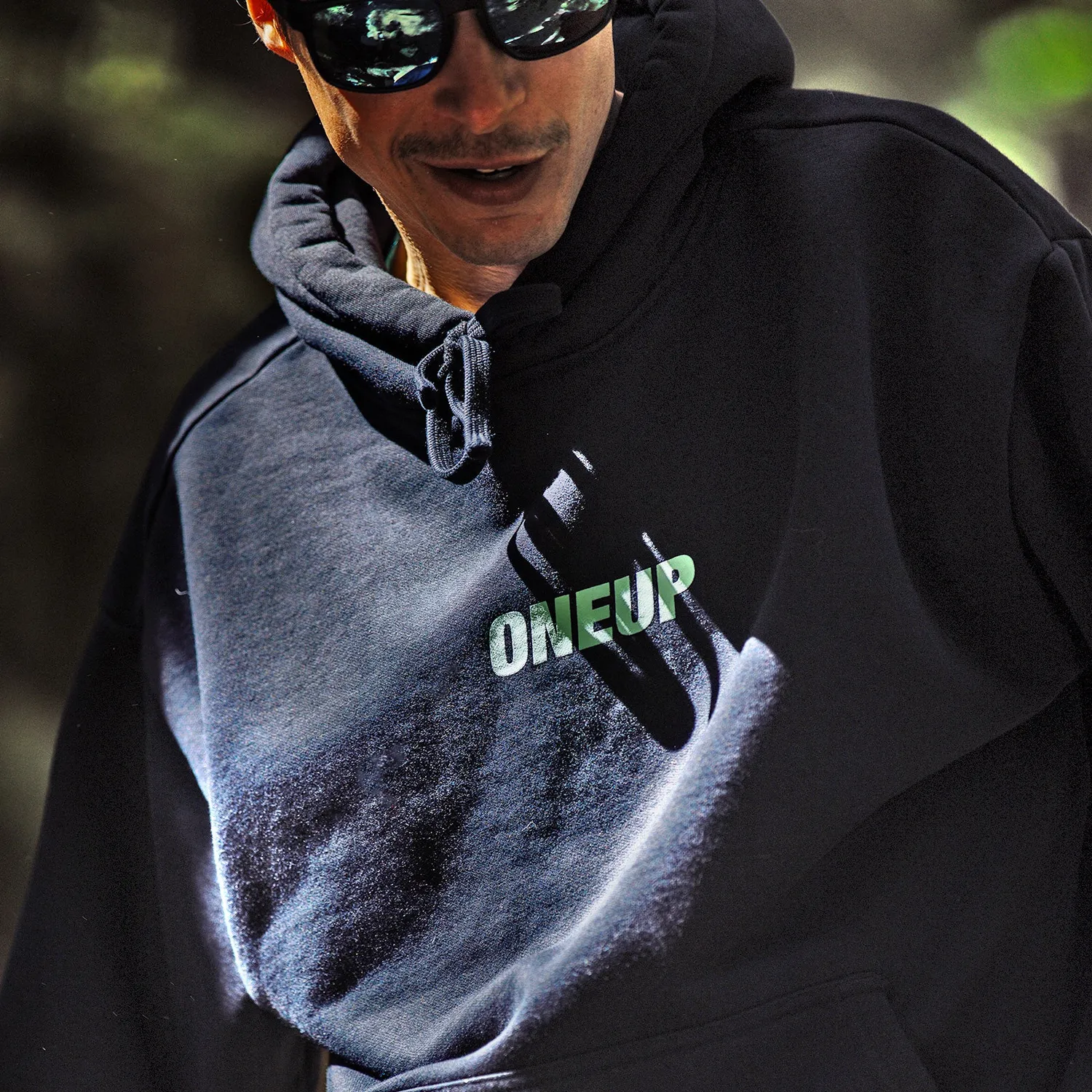 OneUp Team Logo hættetrøje sort oversized