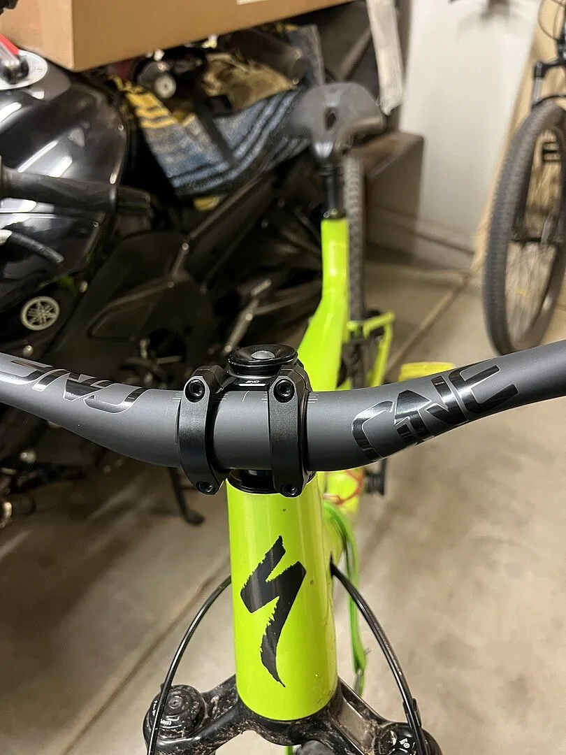 OneUp V2 carbonstyr 800mm 35mm rise E-MTB