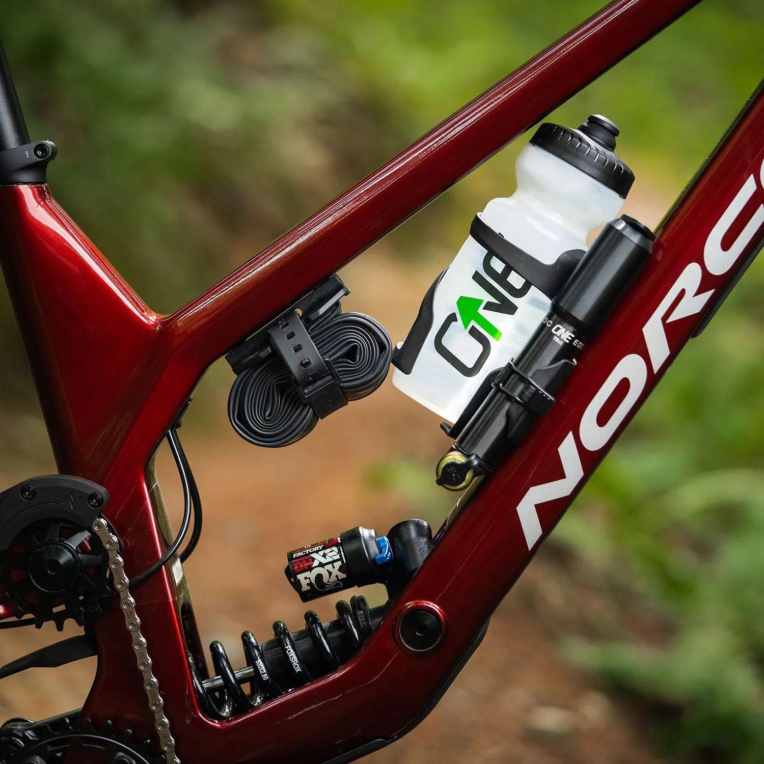 OneUp EDC Tube Strap holder med rem