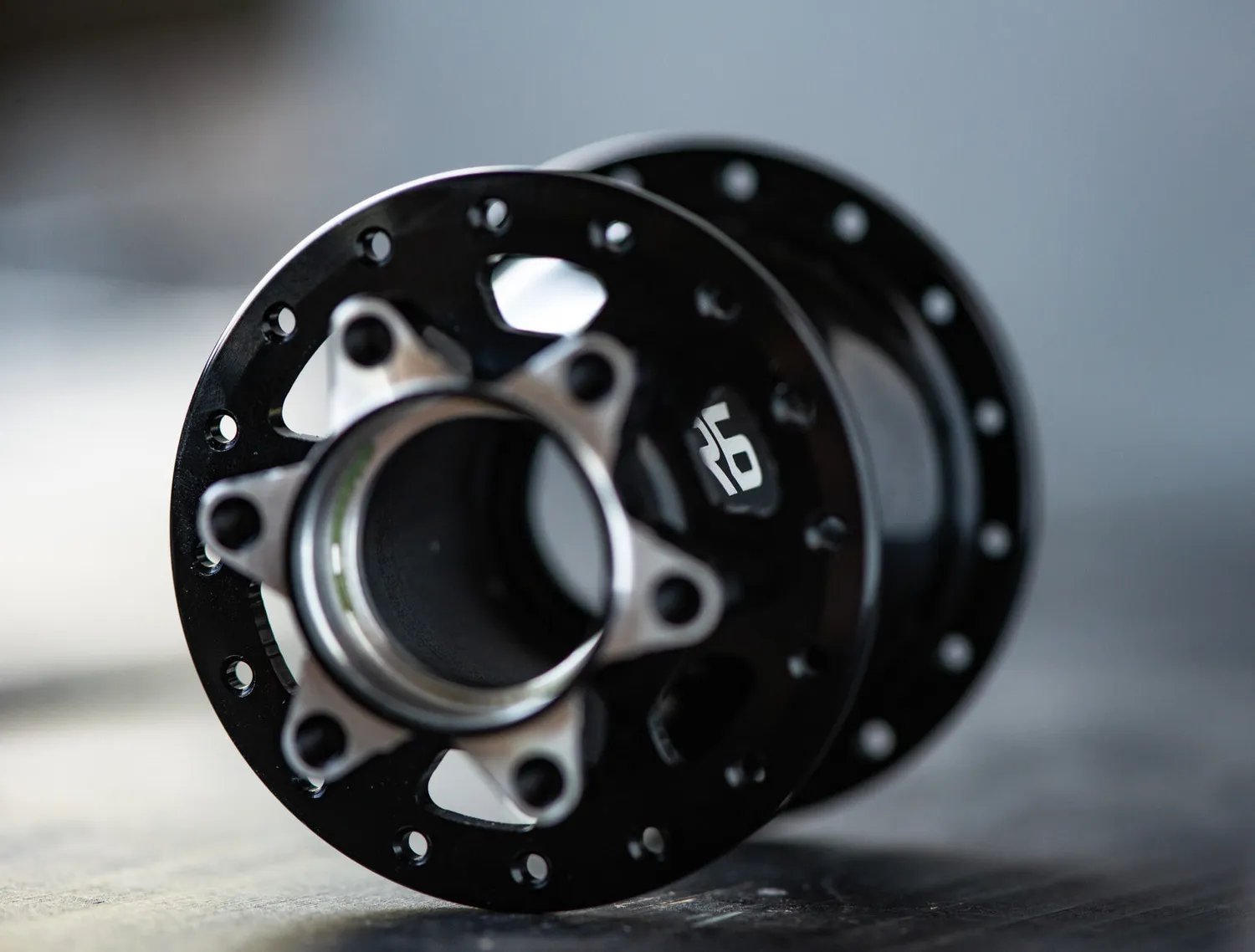 Chromag R6 fornav sort 15/20 mm Enduro-lejer