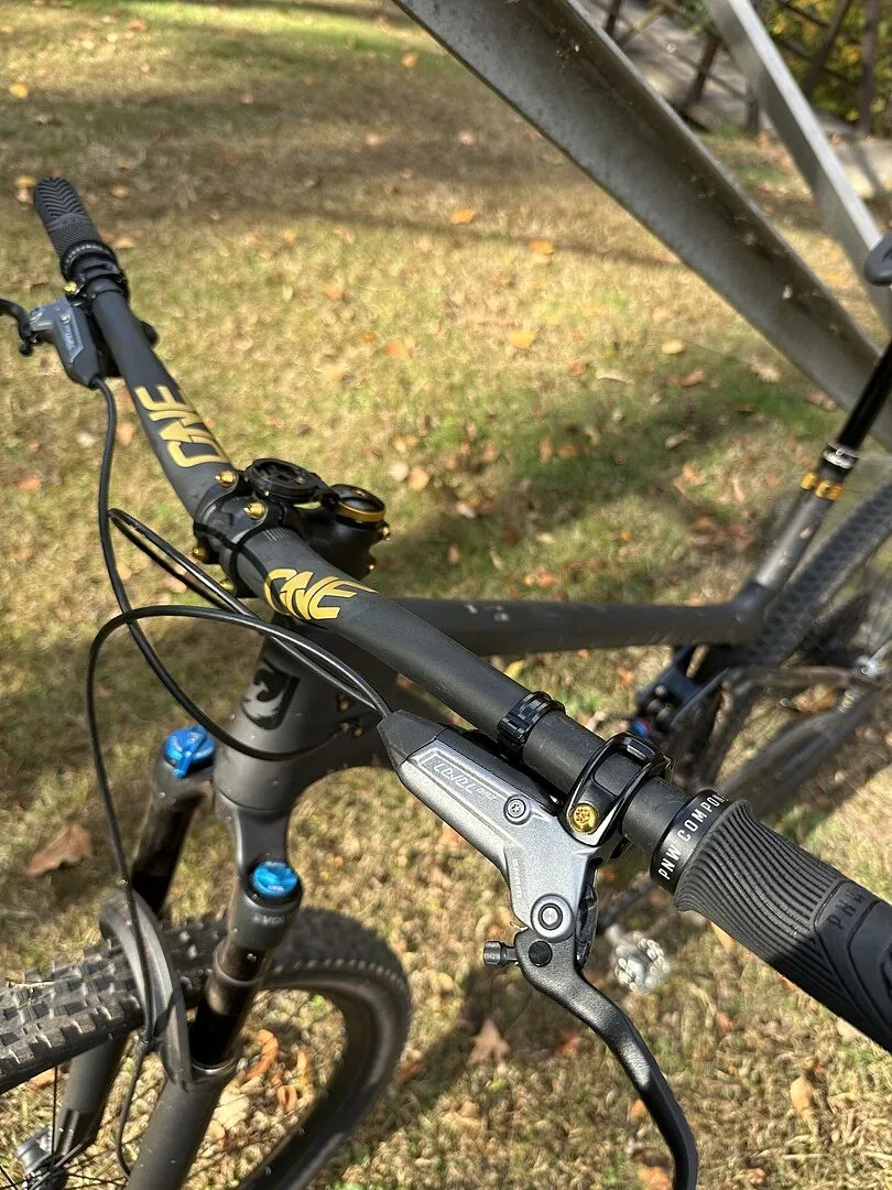 OneUp V2 carbonstyr 800mm 35mm rise E-MTB