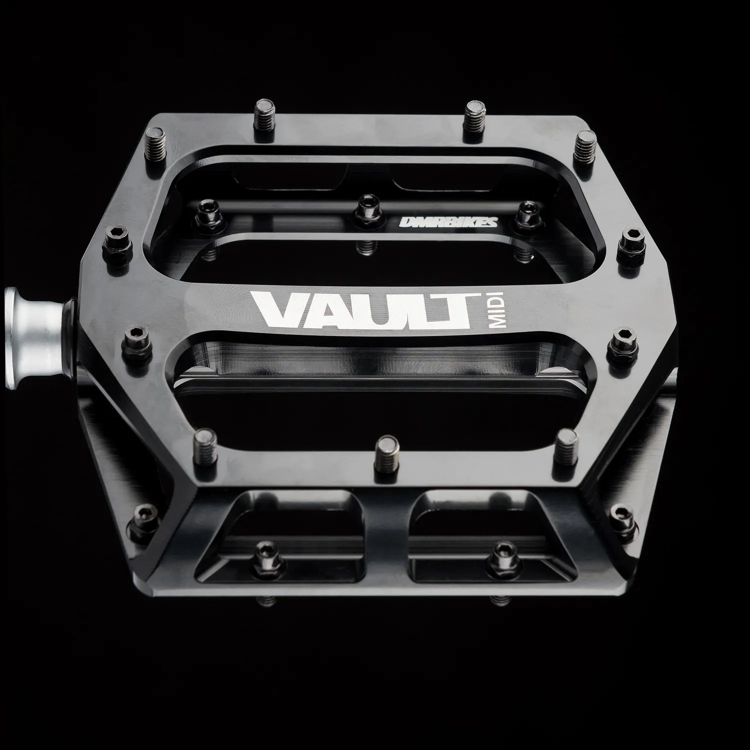 DMR Vault Midi platformpedaler sort medium alu