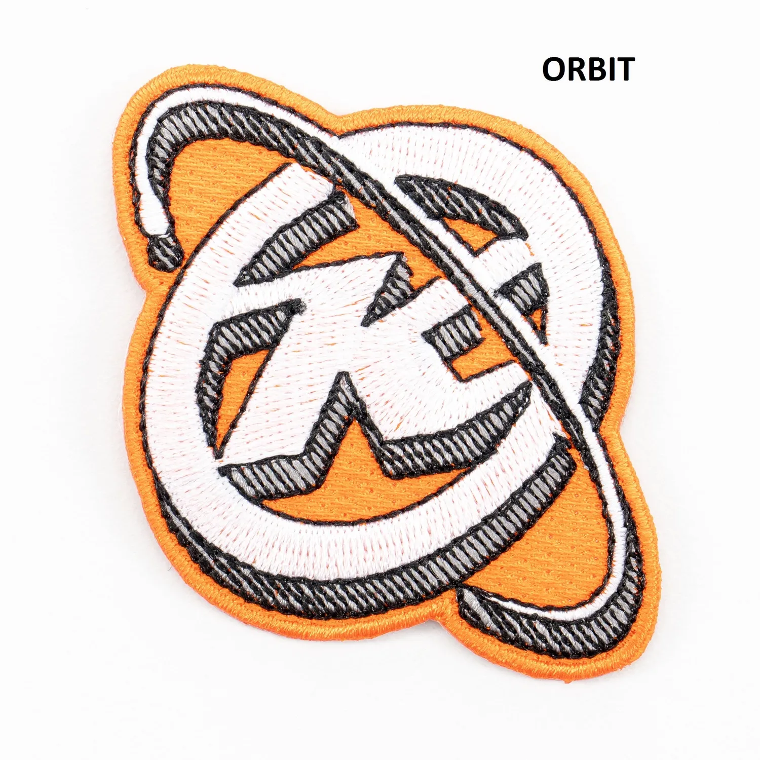 Kona Orbit strygemærke 6x6 cm