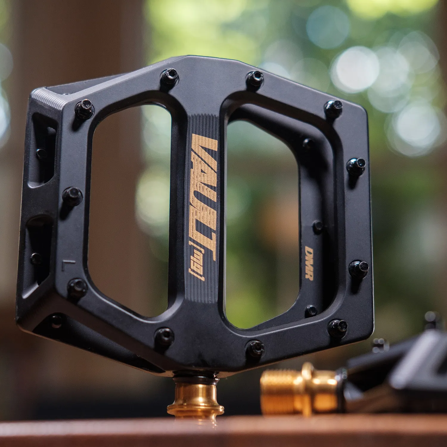 DMR Vault Mag SL platformpedaler sort magnesium