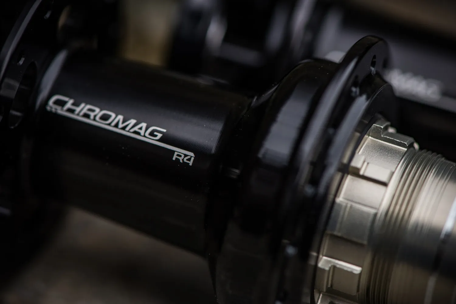 Chromag R4 fornav til MTB med stålaksel