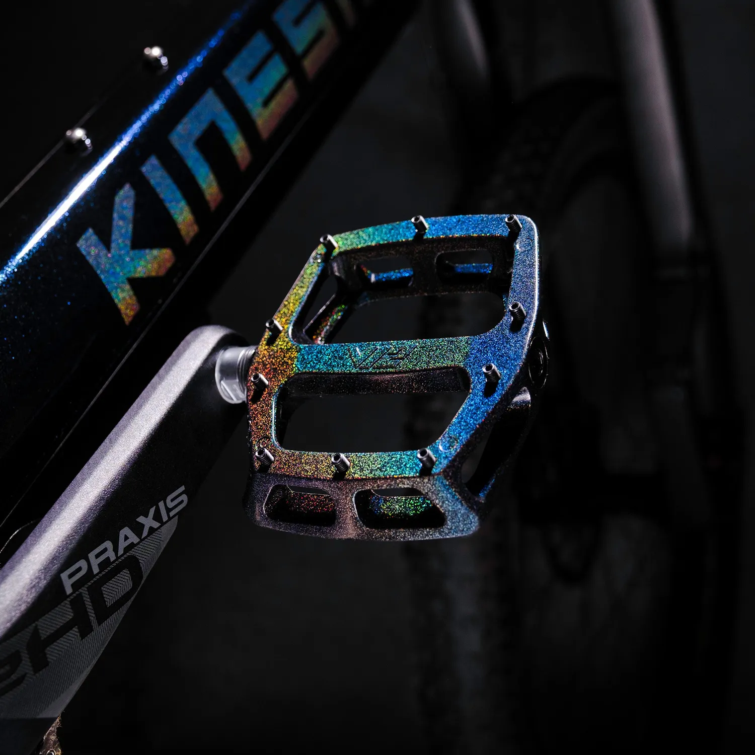 DMR V12 SE fladpedaler Galaxy sorte