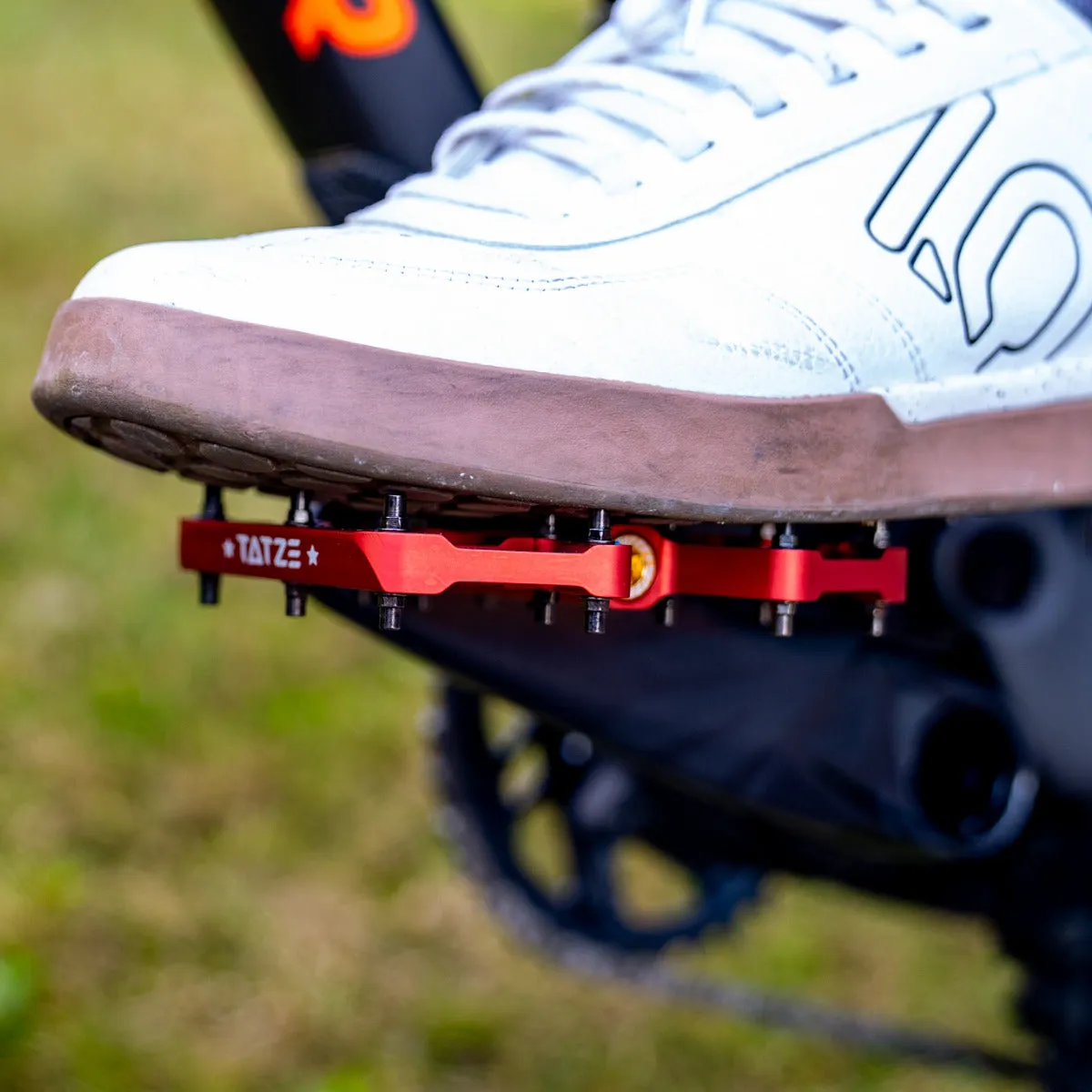 TATZE LINK TI flatpedaler titanaksel – ultraflade