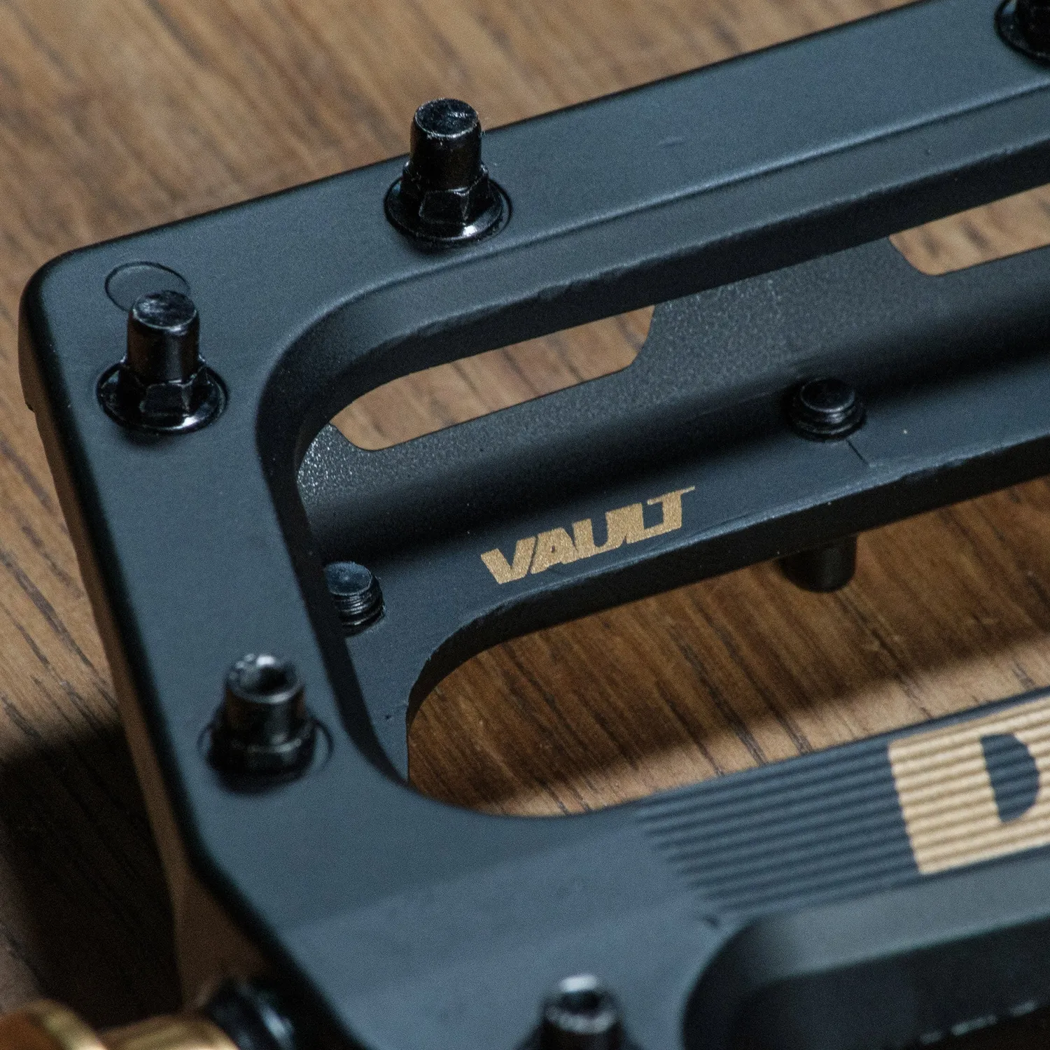 DMR Vault Mag SL platformpedaler sort magnesium