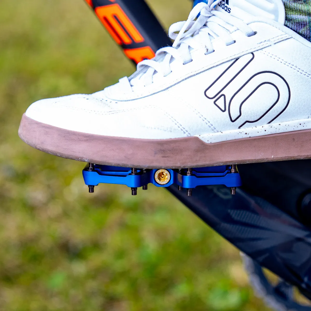 TATZE LINK TI flatpedaler titanaksel – ultraflade