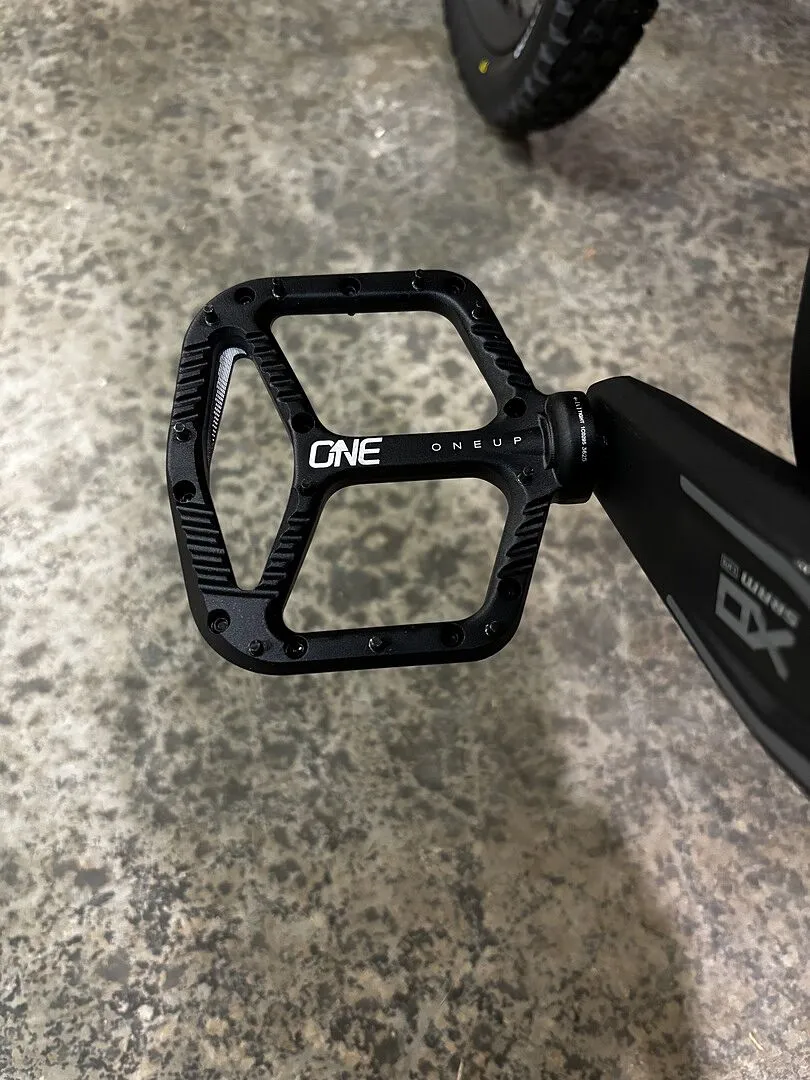 OneUp Aluminum platformpedaler sort tynde